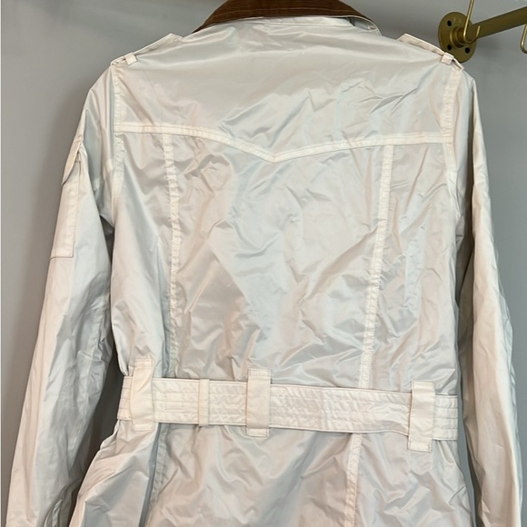 Barbour Women's White Utility Jacket with Brown Collar - Picture 4 of 5